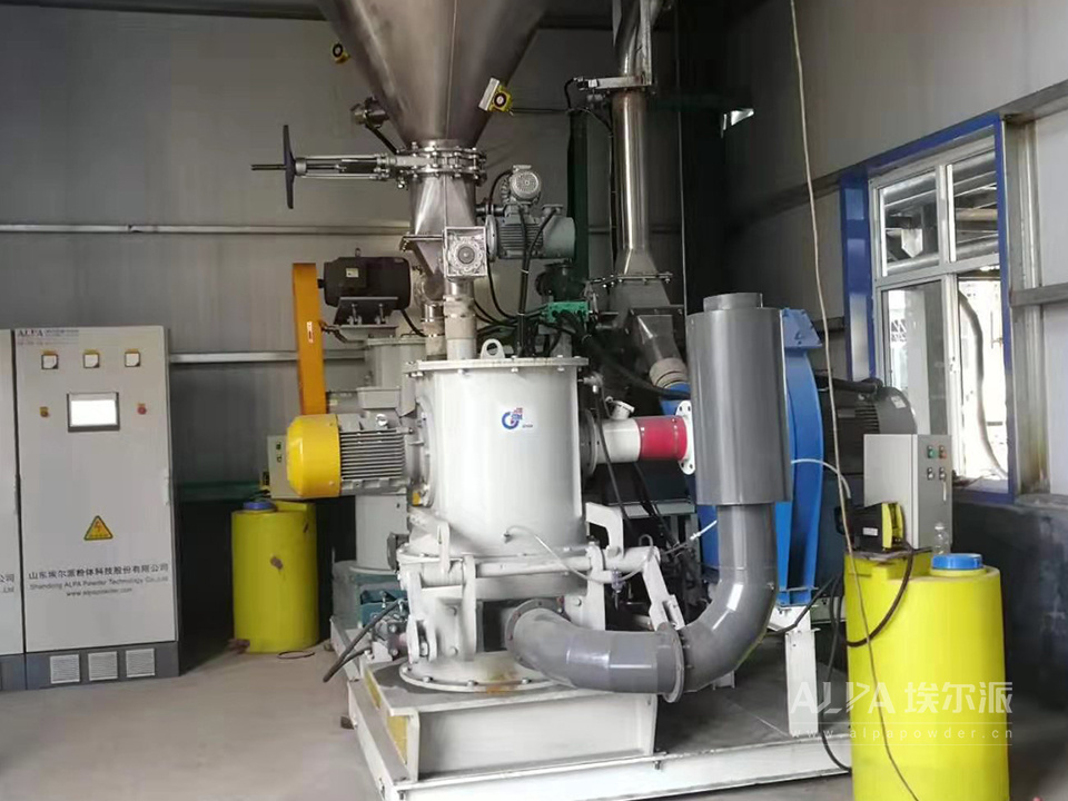 TSM<a href=http://www.dfc1688.cn/chanpin/144.html target=_blank class=infotextkey><a href=http://www.dfc1688.cn/chanpin/145.html target=_blank class=infotextkey>小蘇打</a></a>粉碎機(jī)設(shè)備實(shí)例圖